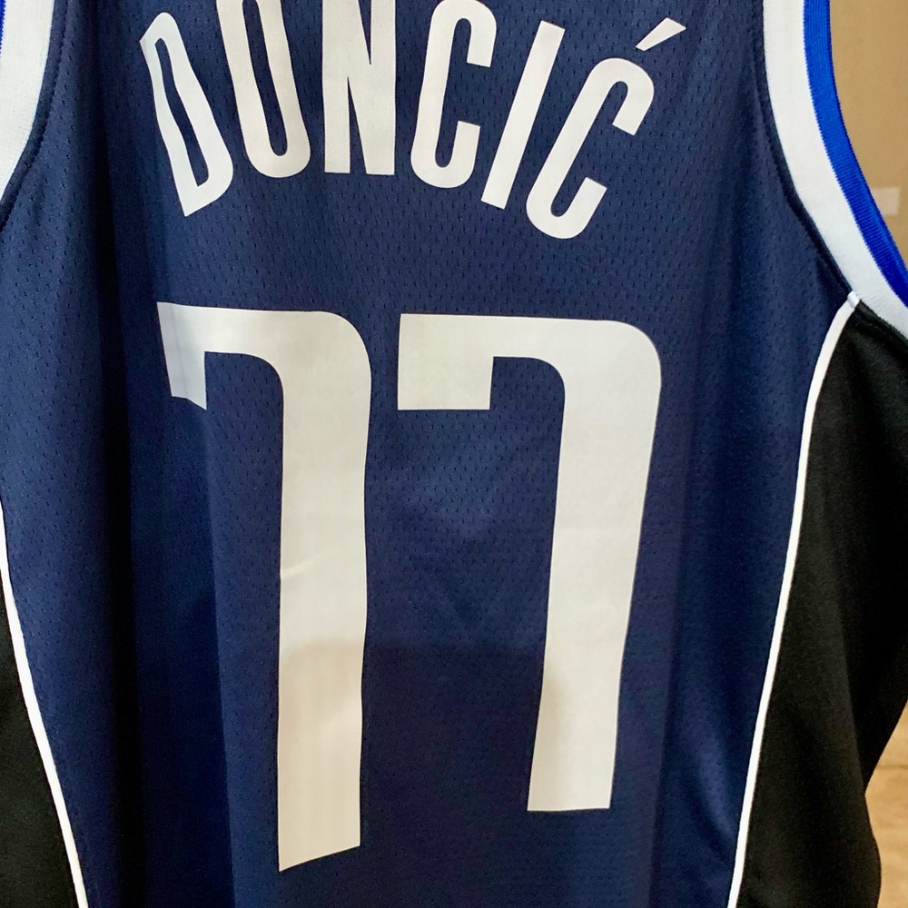 Dallas Mavericks Luka Dončić Nike Blue Swingman Jersey - Icon Edition